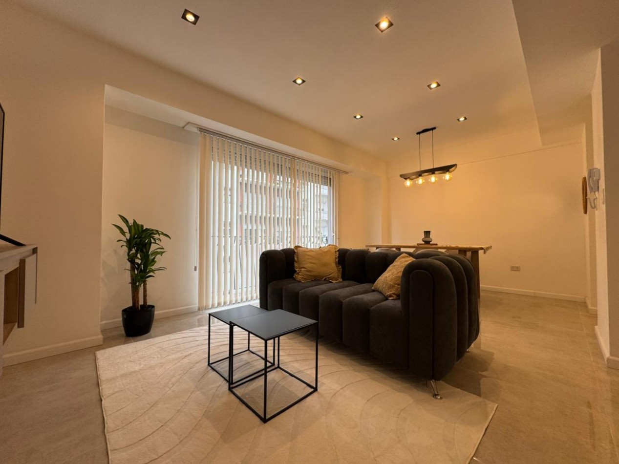 DEPARTAMENTO 3 AMBIENTES AL FRENTE CON BALCON EN PLAZA COLON