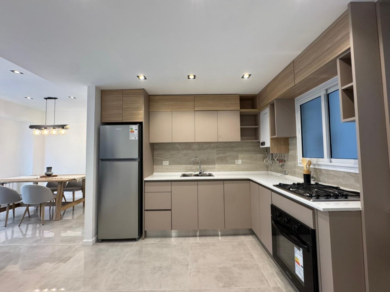 DEPARTAMENTO 3 AMBIENTES AL FRENTE CON BALCON EN PLAZA COLON