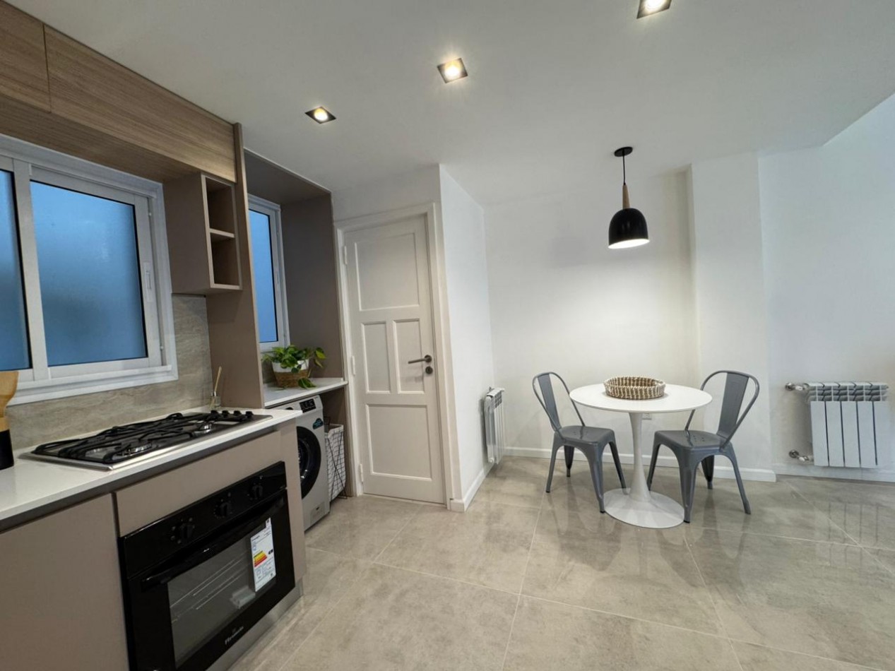 DEPARTAMENTO 3 AMBIENTES AL FRENTE CON BALCON EN PLAZA COLON