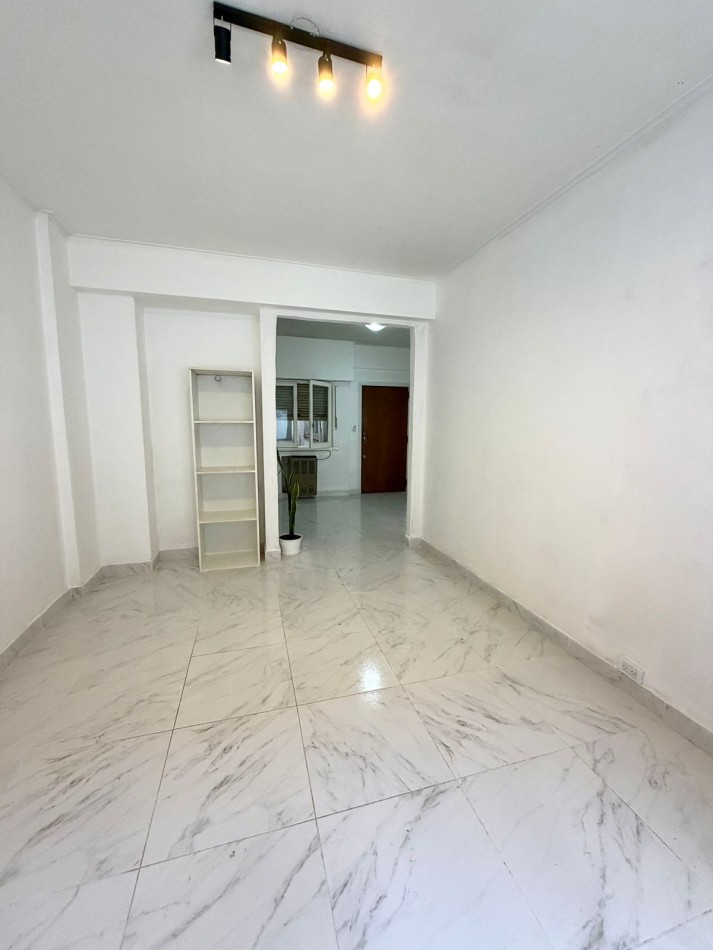 SEMIPISO 2 AMBIENTES AL LATERAL ABIERTO TODO RECICLADO