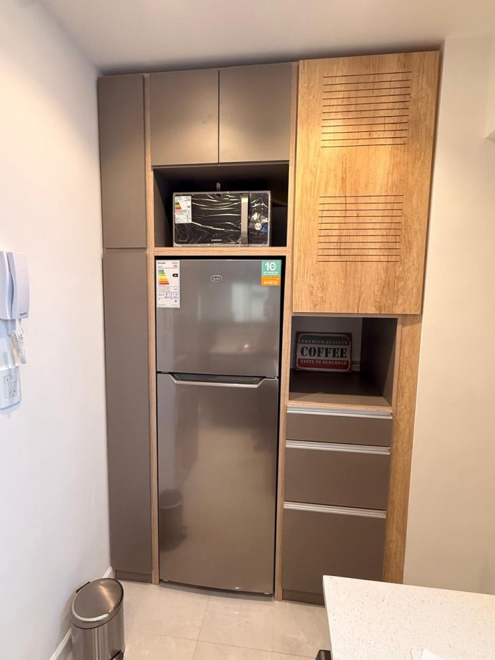 DEPARTAMENTO 3 AMBIENTES CON DEPENDENCIA AL LATERAL ABIERTO EN PLAZA COLON