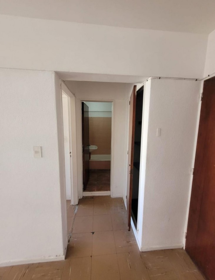 DEPARTAMENTO 2 AMBIENTES TODO EXTERNO CON VENTANA A LA CALLE EN ESTADO ORIGINAL EN ALDREY