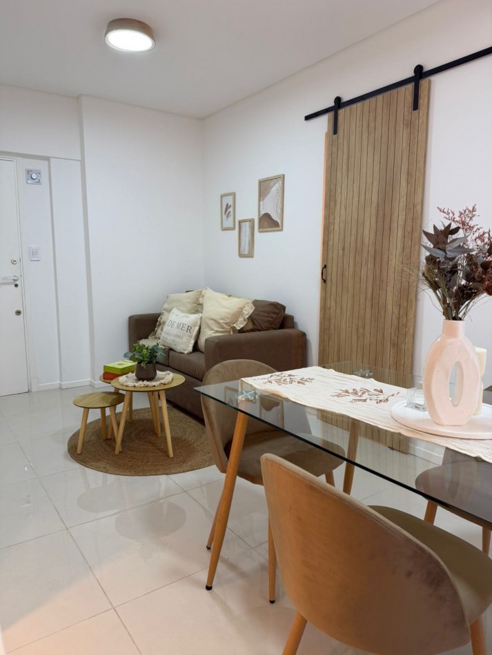 DEPARTAMENTO 3 AMBIENTES CON BALCON A LA CALLE EN EL CENTRO