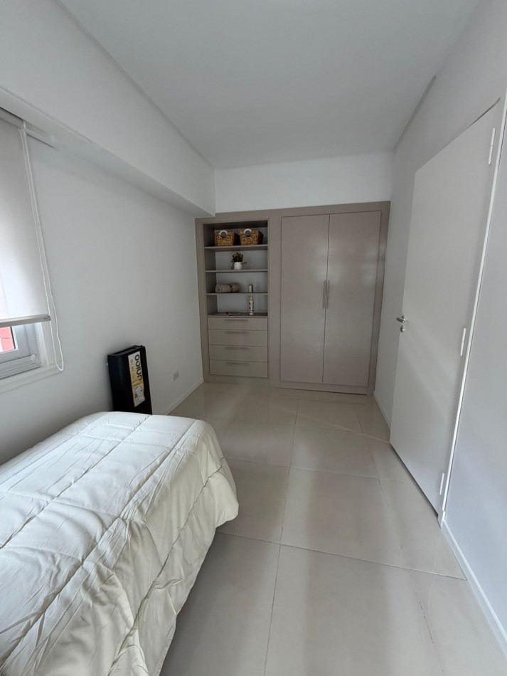 DEPARTAMENTO 3 AMBIENTES CON BALCON A LA CALLE EN EL CENTRO