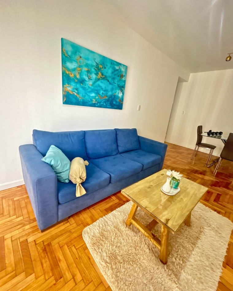 DEPARTAMENTO 2 AMBIENTES AL FRENTE CON DEPENDENCIA, BALCON Y VISTA A PLAZA COLON