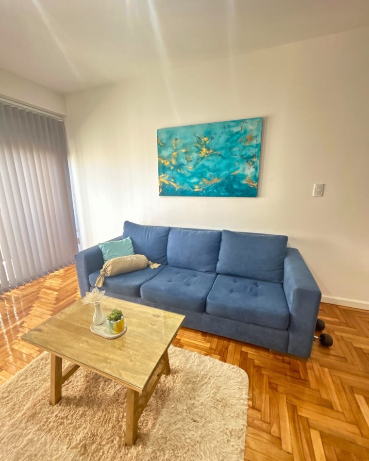 DEPARTAMENTO 2 AMBIENTES AL FRENTE CON DEPENDENCIA, BALCON Y VISTA A PLAZA COLON