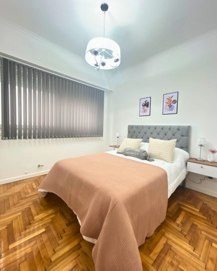DEPARTAMENTO 2 AMBIENTES AL FRENTE CON DEPENDENCIA, BALCON Y VISTA A PLAZA COLON