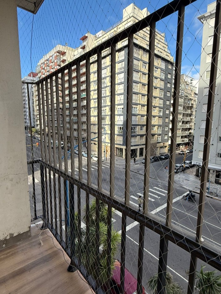 DEPARTAMENTO 3 AMBIENTES SOBRE AVENIDA COLON A 1 CUADRA DEL MAR EN ALDREY