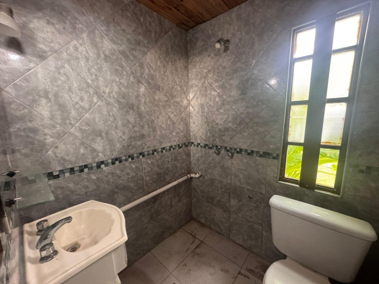 CASA 4 AMBIENTES CON DOBLE COCHERA Y PATIO EN COLINAS PERALTA RAMOS