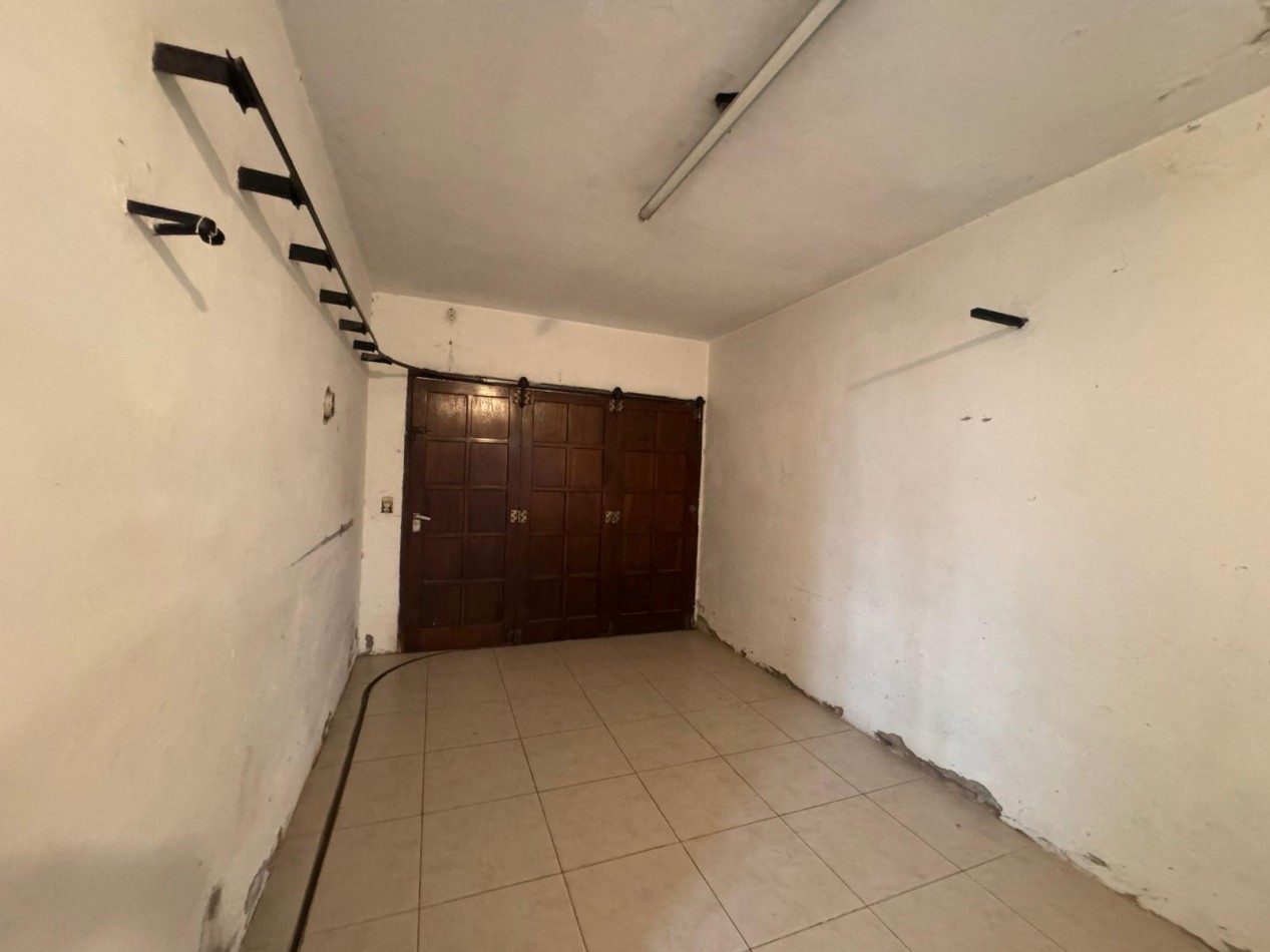 CASA 4 AMBIENTES CON DOBLE COCHERA Y PATIO EN COLINAS PERALTA RAMOS