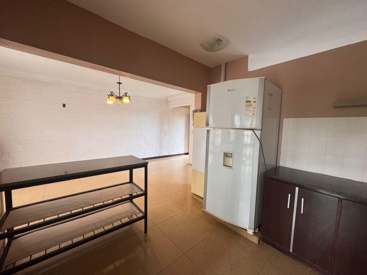 CASA 4 AMBIENTES CON DOBLE COCHERA Y PATIO EN COLINAS PERALTA RAMOS
