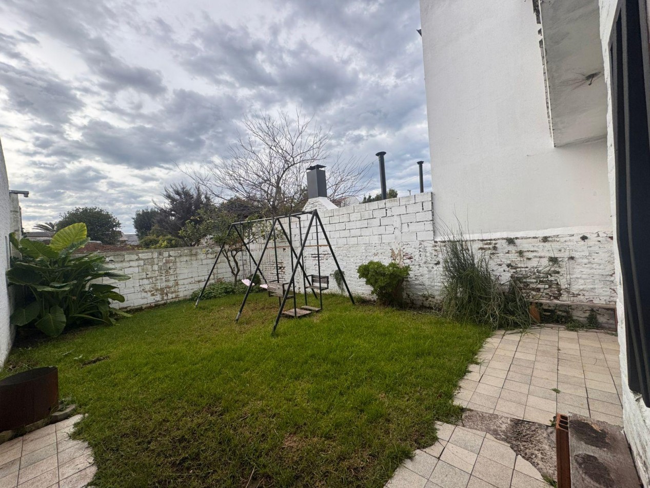 CASA 4 AMBIENTES CON DOBLE COCHERA Y PATIO EN COLINAS PERALTA RAMOS