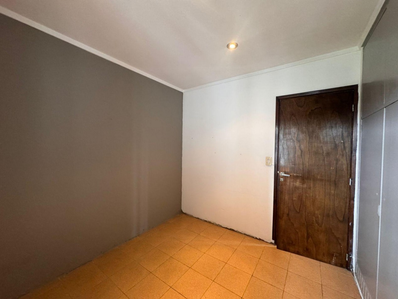 CASA 4 AMBIENTES CON DOBLE COCHERA Y PATIO EN COLINAS PERALTA RAMOS