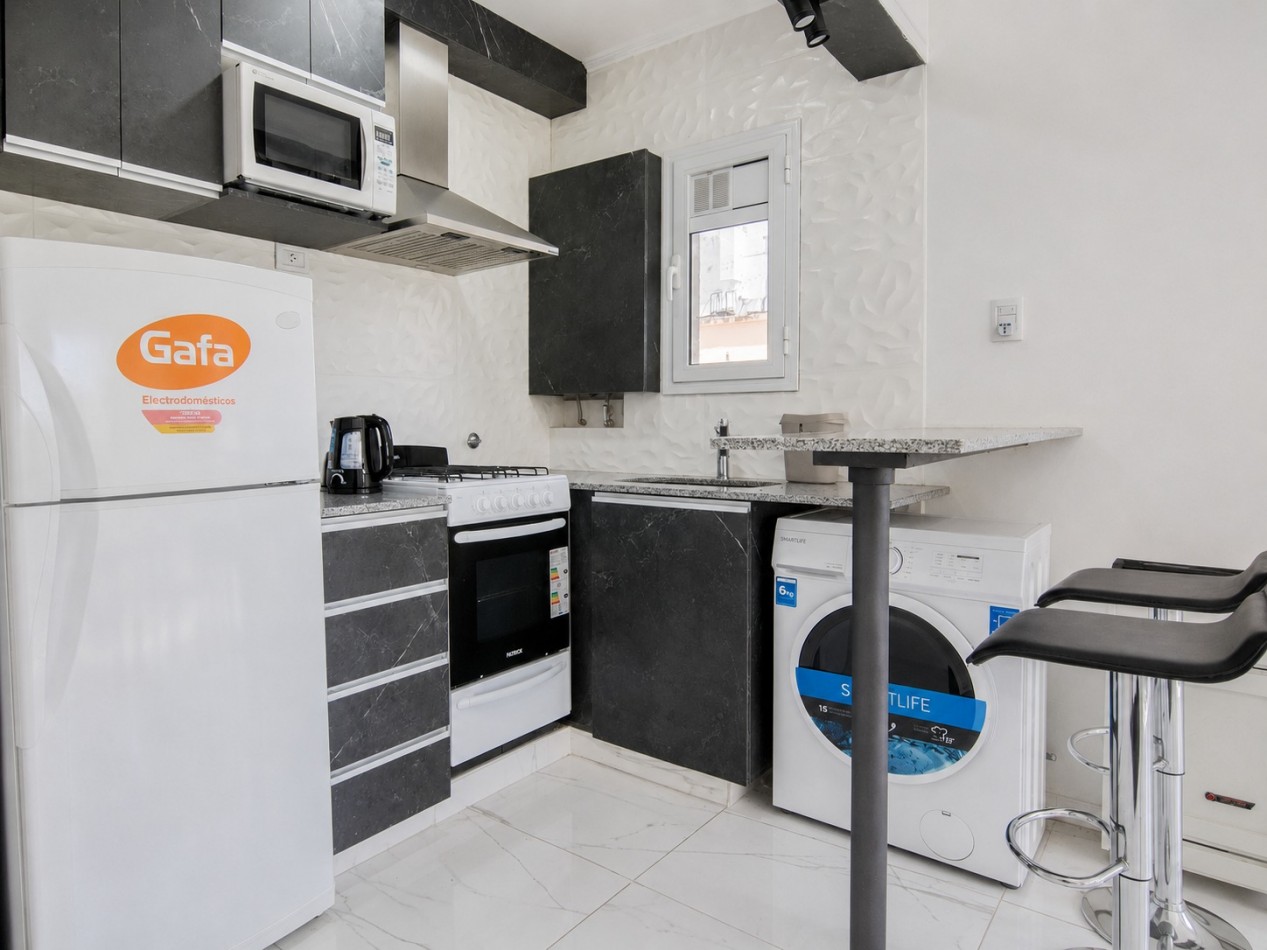 DEPARTAMENTO 2 AMBIENTES AL FRENTE CON BALCON FRANCES EN PLAZA COLON VENDE Y PERMUTA