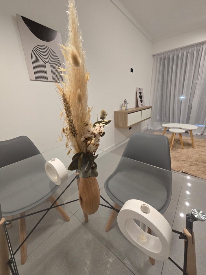 DEPARTAMENTO 2 AMB CON DEPENDENCIA, BALCON A LA CALLE Y TOILETTE DE SERVICIO