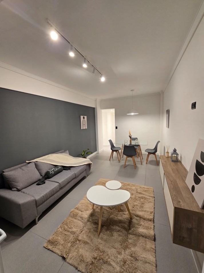 DEPARTAMENTO 2 AMB CON DEPENDENCIA, BALCON A LA CALLE Y TOILETTE DE SERVICIO