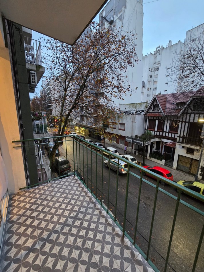 DEPARTAMENTO 2 AMB CON DEPENDENCIA, BALCON A LA CALLE Y TOILETTE DE SERVICIO