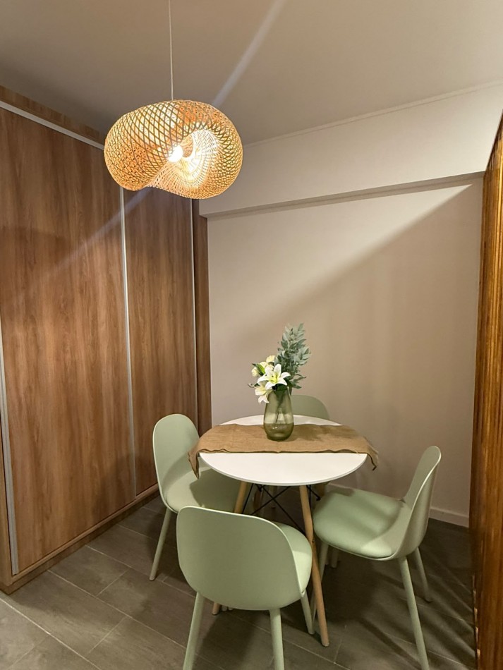 DEPARTAMENTO 1 AMBIENTE A LA CALLE CON BALCON FRANCES