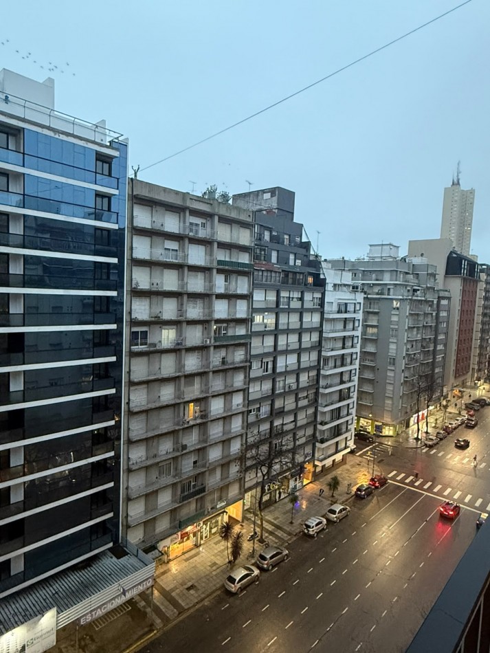 DEPARTAMENTO 3 AMBIENTES CON BALCON CORRIDO A LA CALLE Y COCHERA EN ALDREY