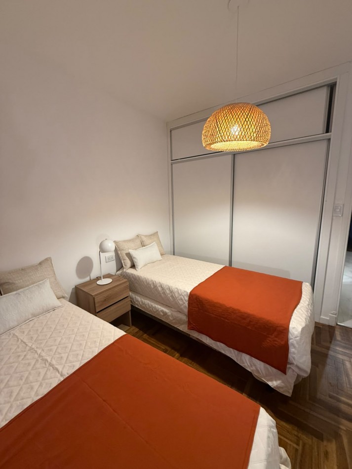 DEPARTAMENTO 3 AMBIENTES CON BALCON CORRIDO A LA CALLE Y COCHERA EN ALDREY