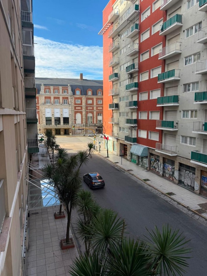 DEPARTAMENTO 2 AMBIENTES CON DEPENDENCIA Y BALCON A LA CALLE EN PLAZA COLON