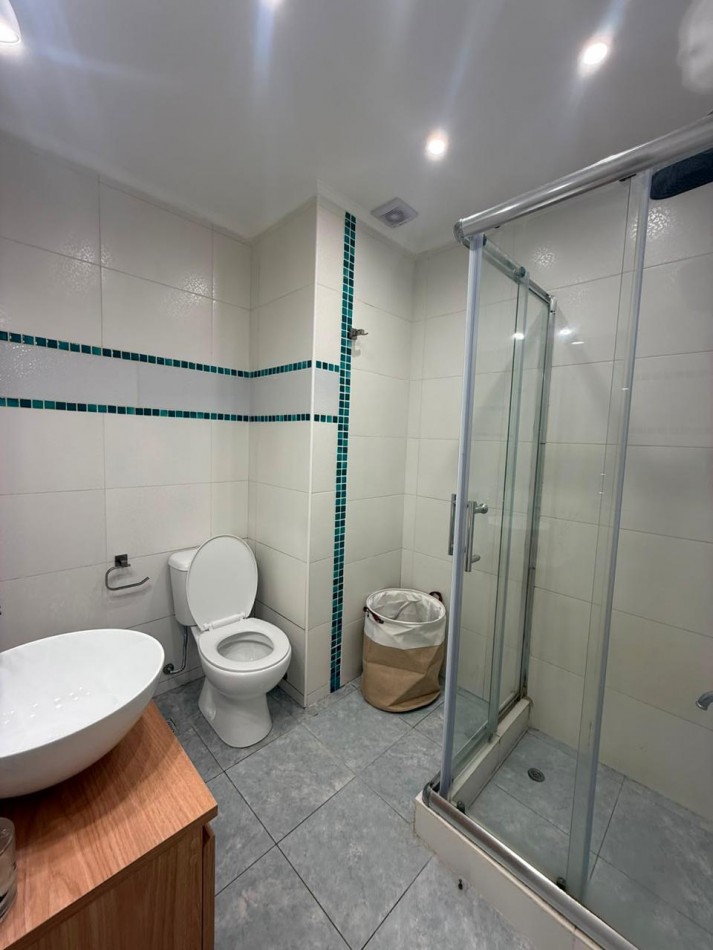 DEPARTAMENTO 2 AMBIENTES CON DEPENDENCIA Y BALCON A LA CALLE EN PLAZA COLON
