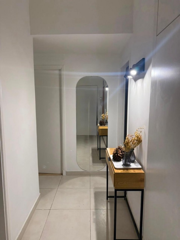 DEPARTAMENTO 2 AMBIENTES CON DEPENDENCIA Y BALCON A LA CALLE EN PLAZA COLON