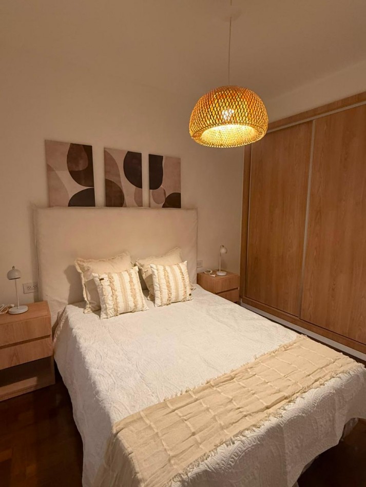 DEPARTAMENTO 2 AMBIENTES CON DEPENDENCIA Y BALCON A LA CALLE EN PLAZA COLON