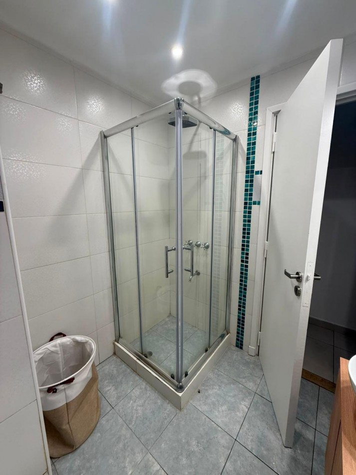 DEPARTAMENTO 2 AMBIENTES CON DEPENDENCIA Y BALCON A LA CALLE EN PLAZA COLON