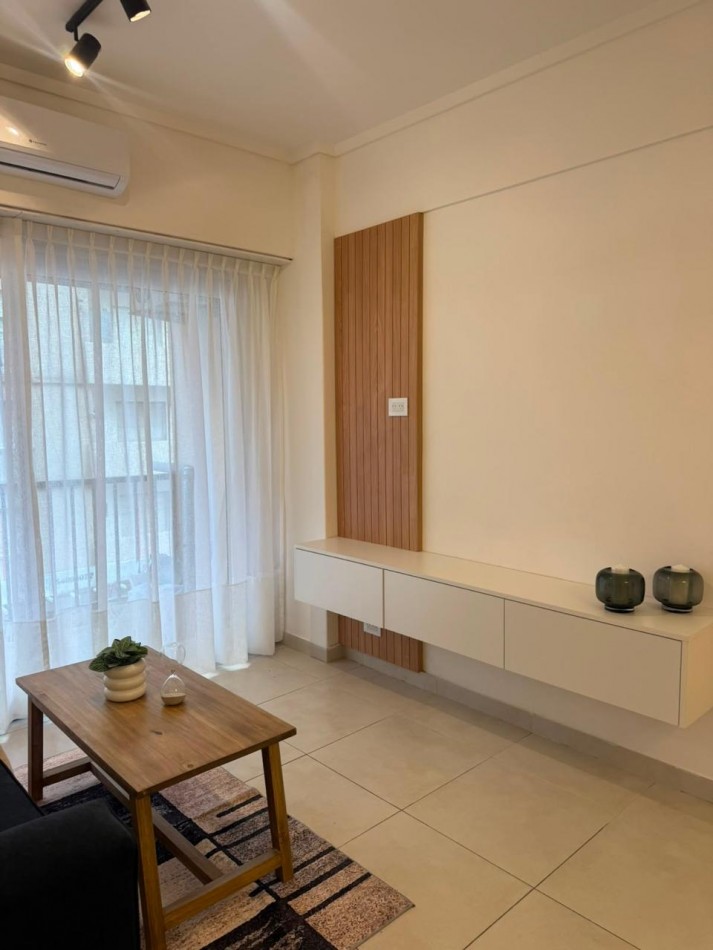 DEPARTAMENTO 2 AMBIENTES CON DEPENDENCIA Y BALCON A LA CALLE EN PLAZA COLON