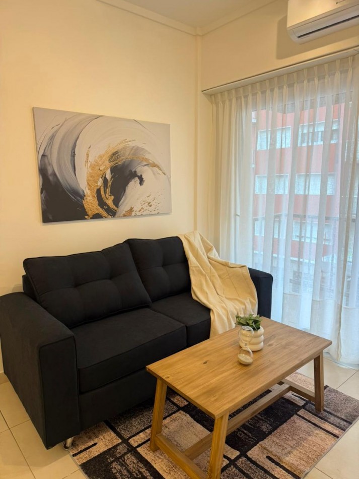 DEPARTAMENTO 2 AMBIENTES CON DEPENDENCIA Y BALCON A LA CALLE EN PLAZA COLON