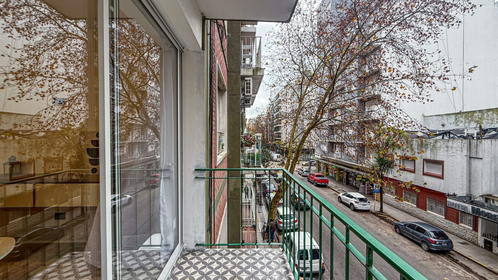 DEPARTAMENTO 2 AMB CON DEPENDENCIA, BALCON A LA CALLE Y TOILETTE DE SERVICIO