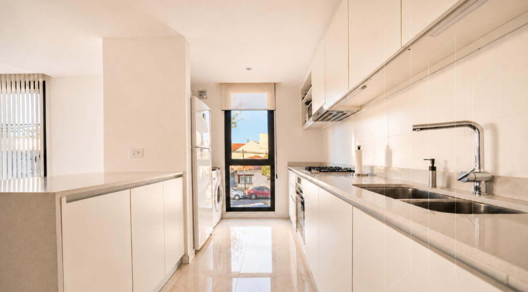 SEMIPISO 3 AMBIENTES CON BALCON, COCHERA Y BAULERA EN ALDREY
