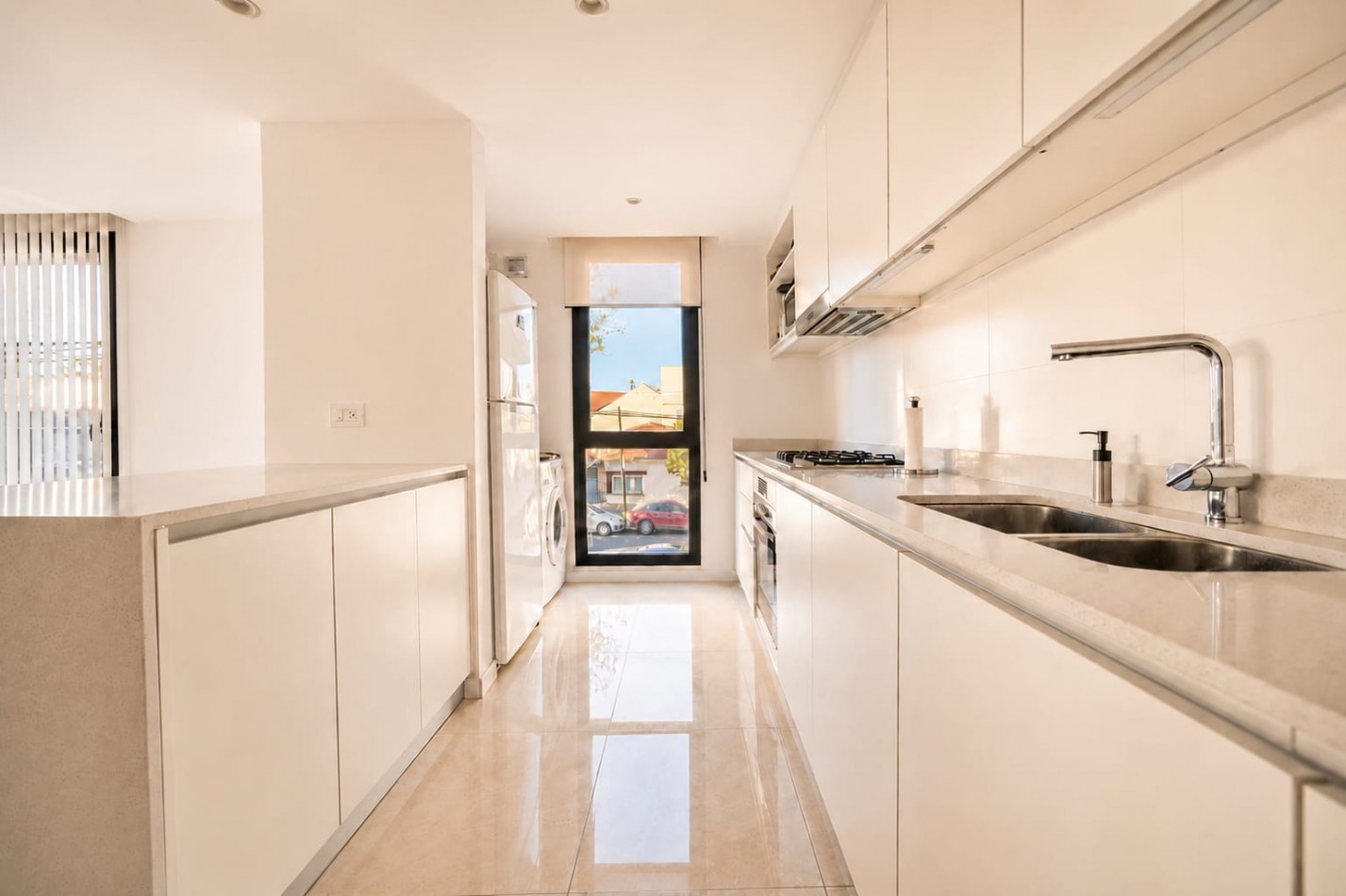 SEMIPISO 3 AMBIENTES CON BALCON, COCHERA Y BAULERA EN ALDREY