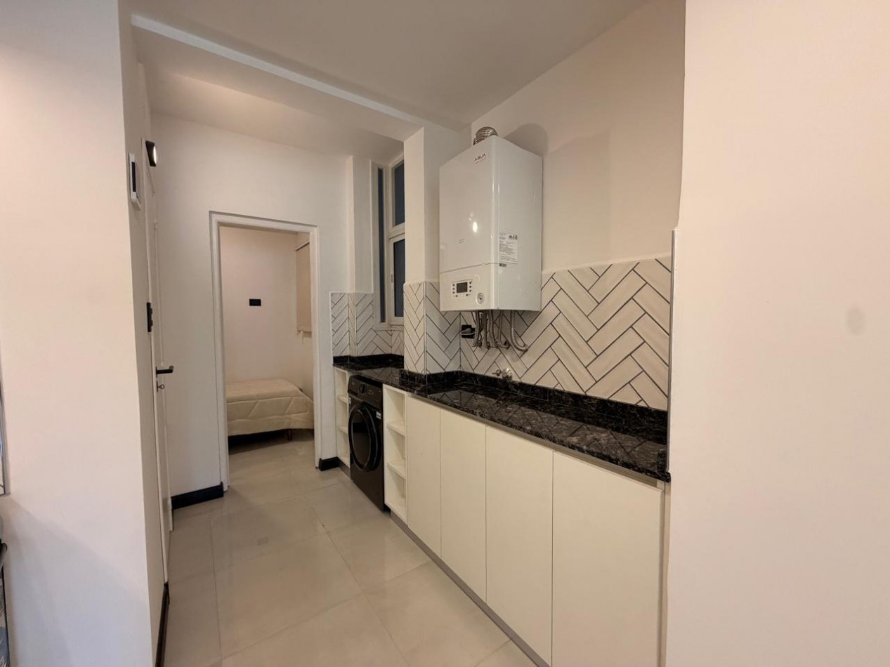 DEPARTAMENTO 3 AMBIENTES RECICLADO AL FRENTE CON DEPENDENCIA Y BALCON SALIENTE EN PLAZA COLON