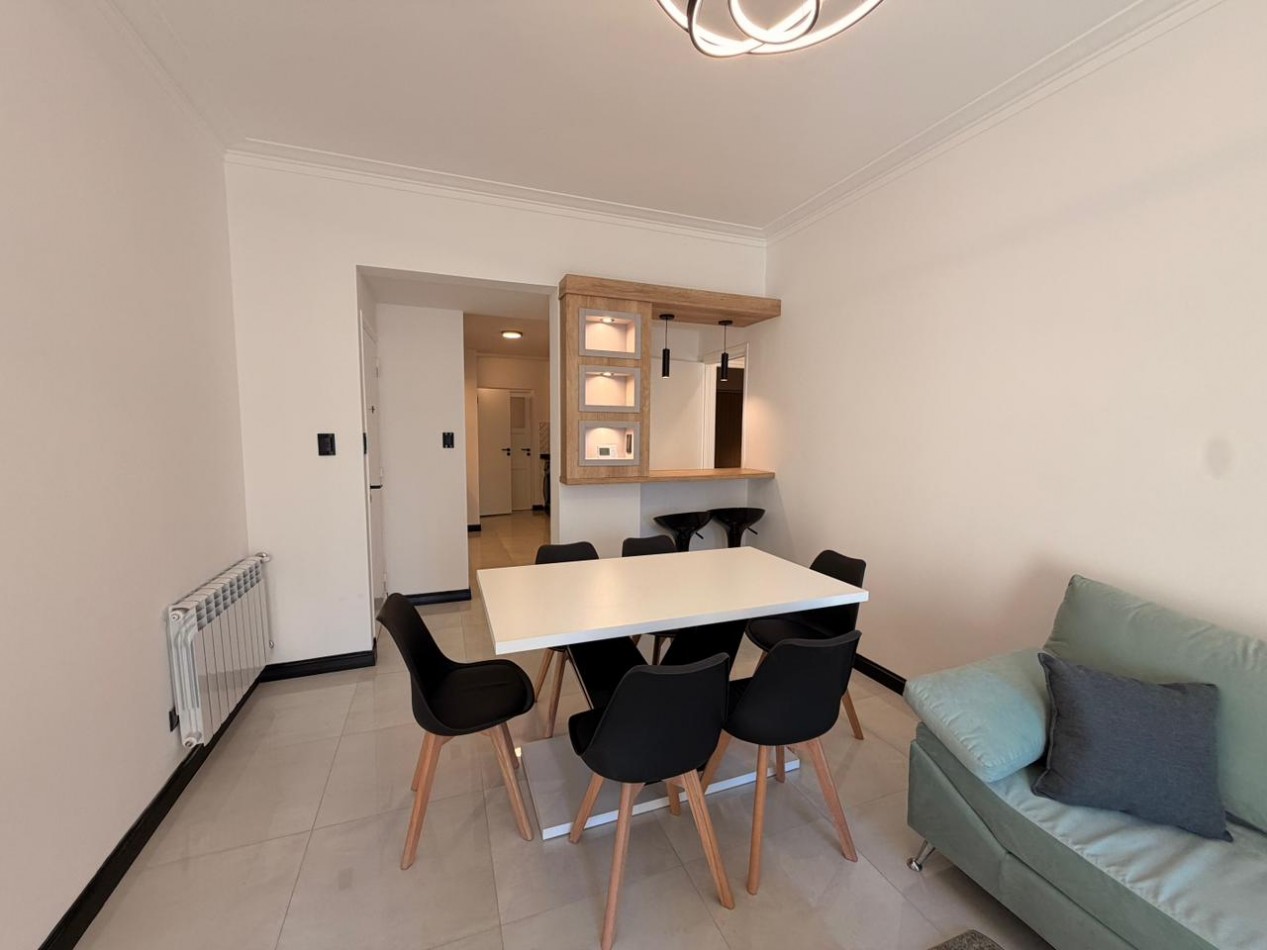 DEPARTAMENTO 3 AMBIENTES RECICLADO AL FRENTE CON DEPENDENCIA Y BALCON SALIENTE EN PLAZA COLON