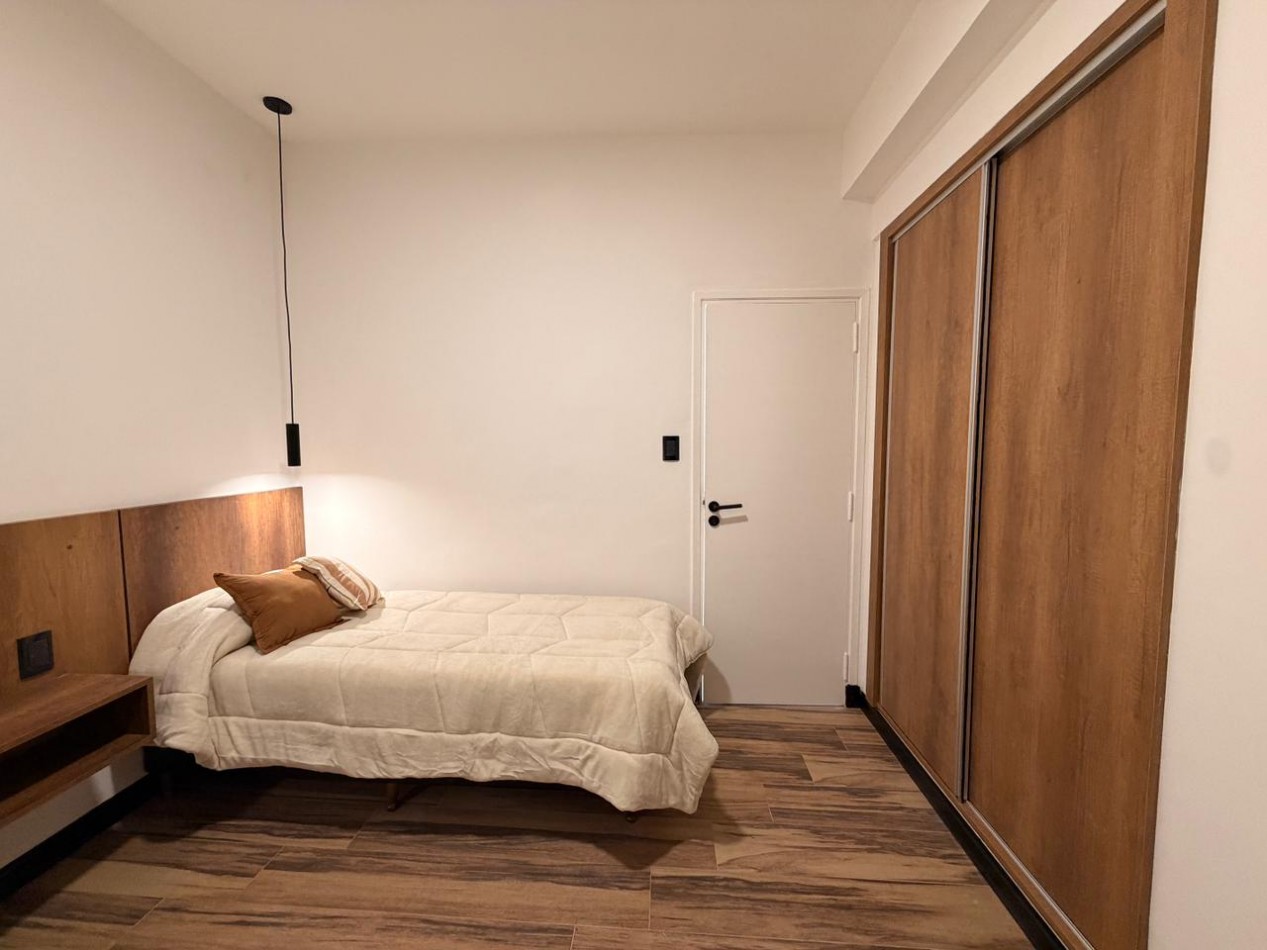 DEPARTAMENTO 3 AMBIENTES RECICLADO AL FRENTE CON DEPENDENCIA Y BALCON SALIENTE EN PLAZA COLON