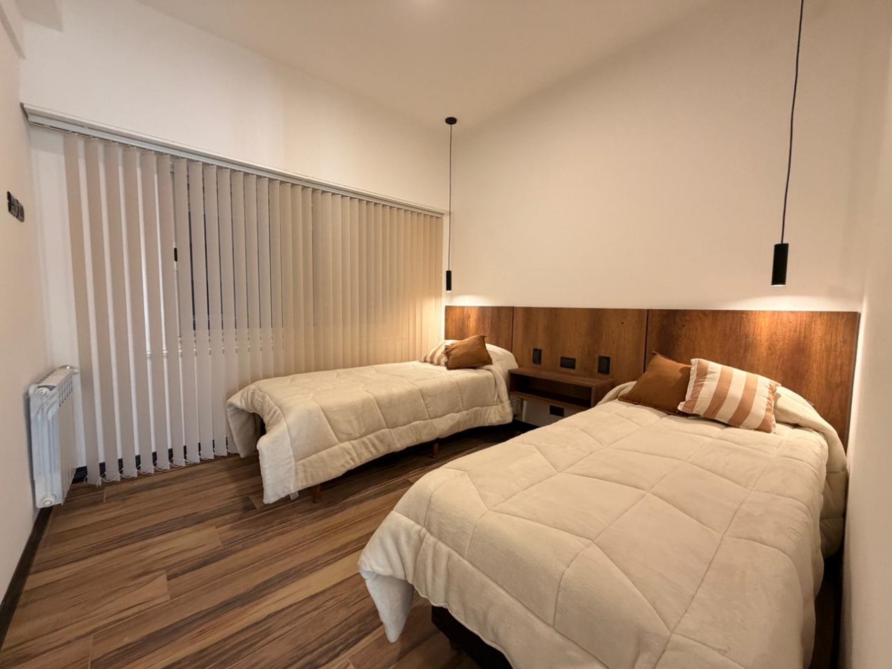 DEPARTAMENTO 3 AMBIENTES RECICLADO AL FRENTE CON DEPENDENCIA Y BALCON SALIENTE EN PLAZA COLON