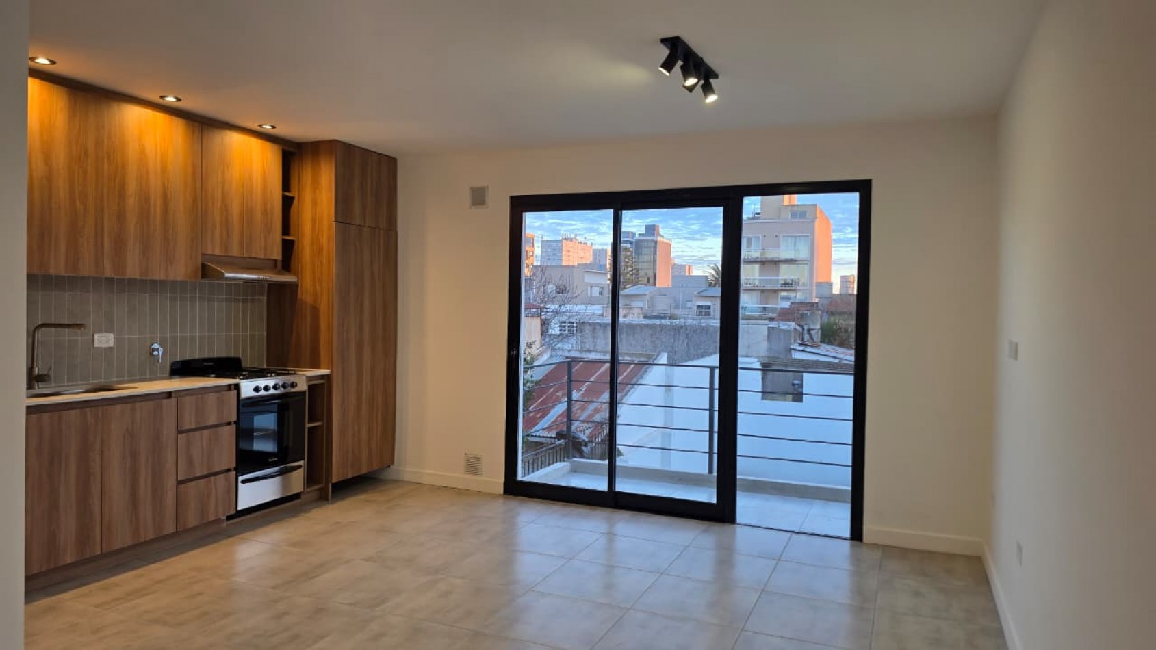 PH 2 AMBIENTES AL CONTRAFRENTE A ESTRENAR CON BALCON EN SAN JOSE