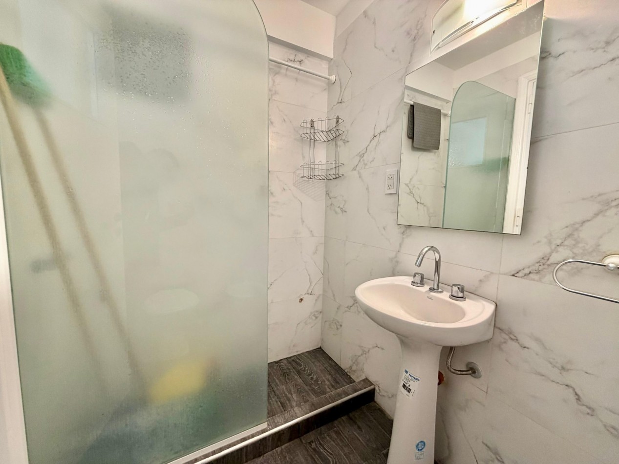 DEPARTAMENTO 2 AMB A LA CALLE CON BALCON TERRAZA, VISTA AL MAR Y A PLAZA COLON