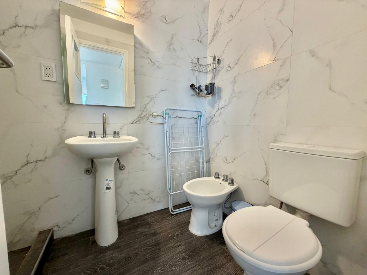 DEPARTAMENTO 2 AMB A LA CALLE CON BALCON TERRAZA, VISTA AL MAR Y A PLAZA COLON