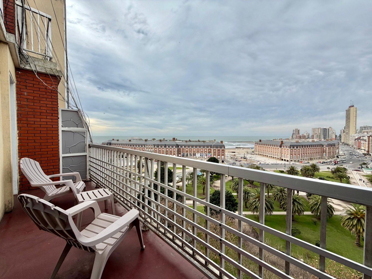 DEPARTAMENTO 2 AMB A LA CALLE CON BALCON TERRAZA, VISTA AL MAR Y A PLAZA COLON