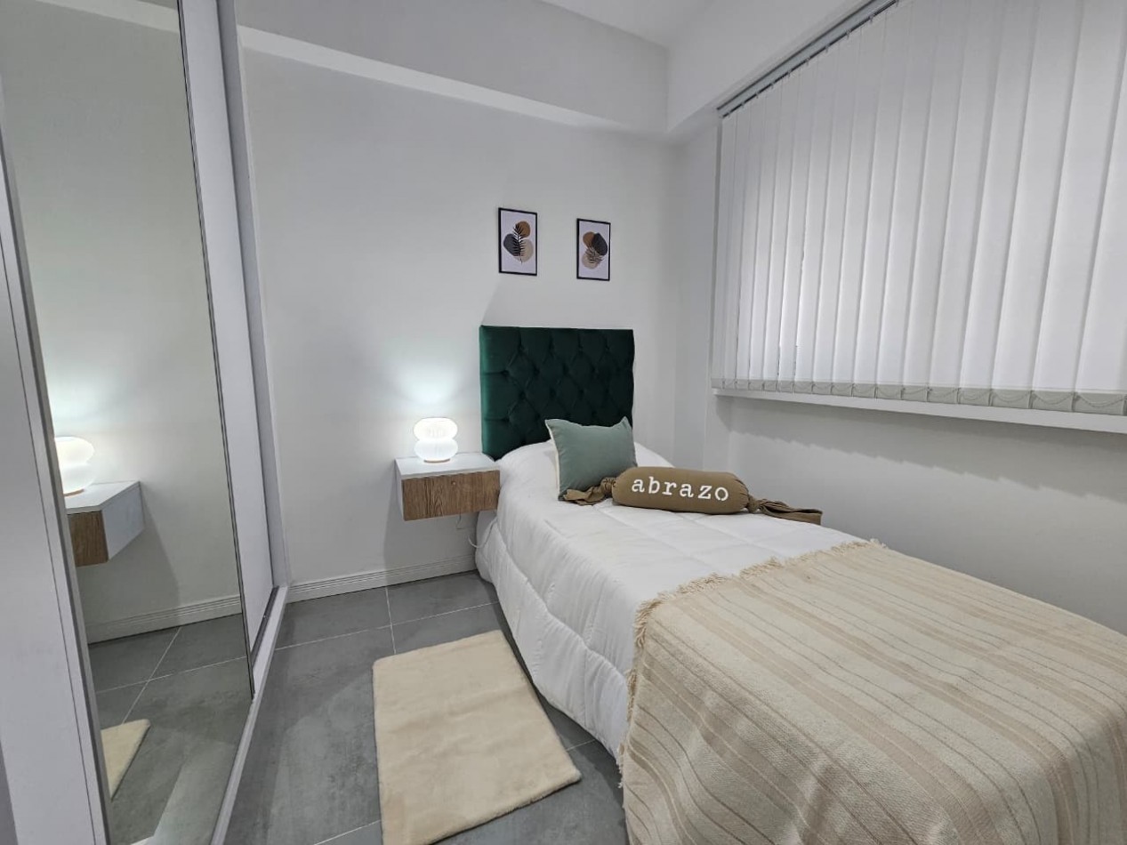 DEPARTAMENTO 3 AMBIENTES A LA CALLE CON BALCON TERRAZA EN PLAZA COLON