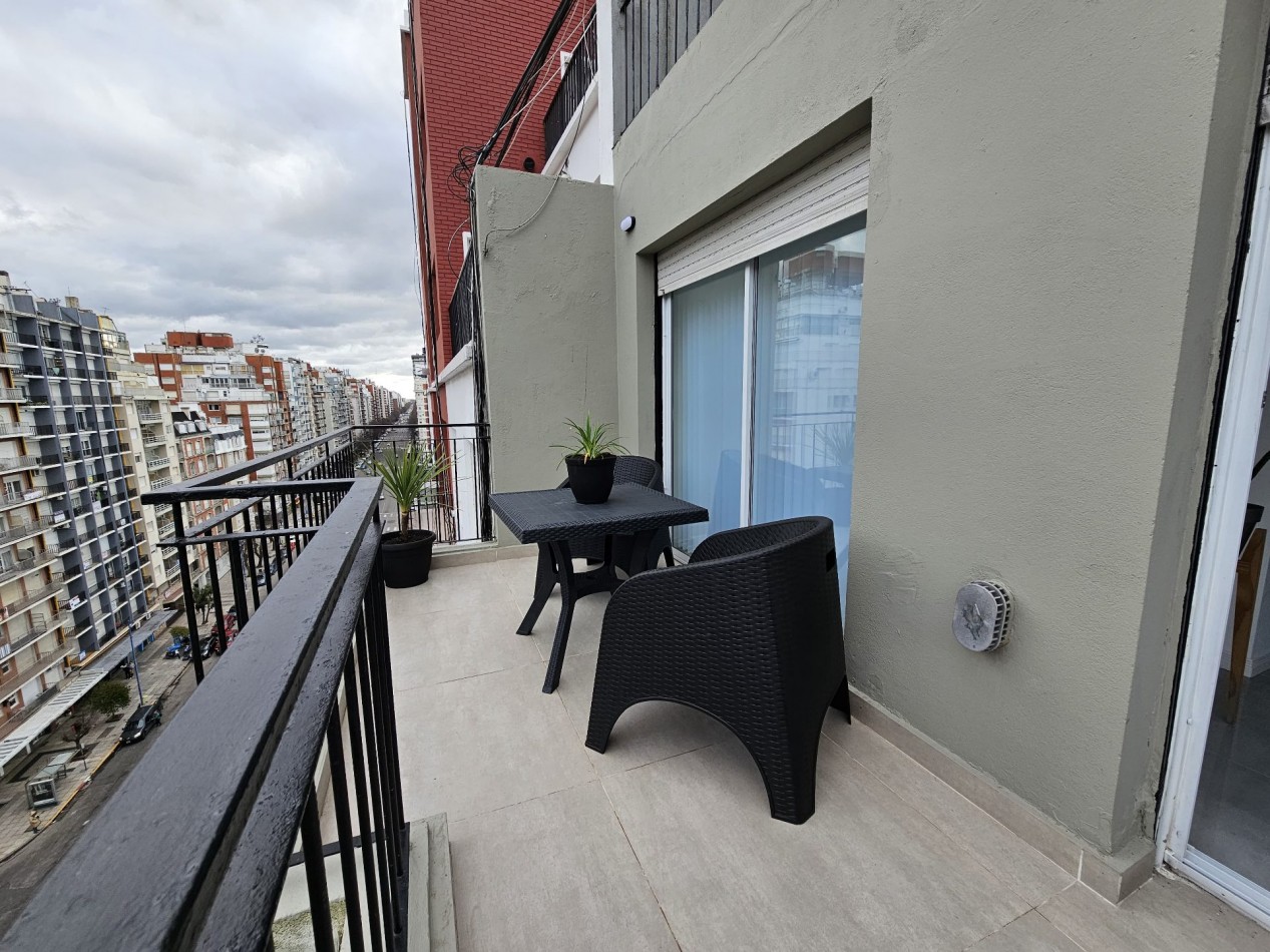 DEPARTAMENTO 3 AMBIENTES A LA CALLE CON BALCON TERRAZA EN PLAZA COLON