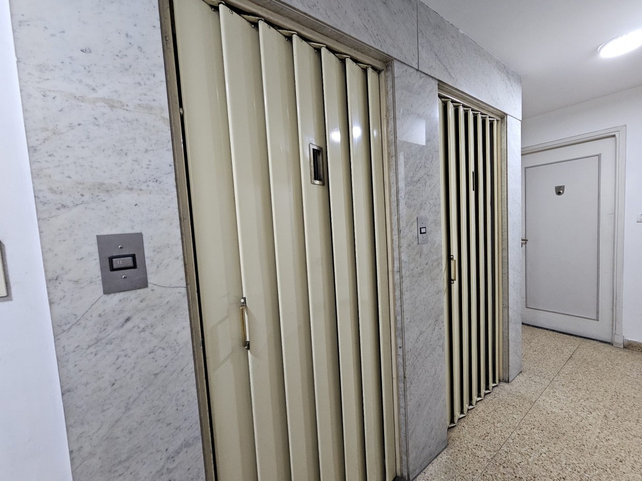 DEPARTAMENTO 2 AMBIENTES AL FRENTE CON BALCON EN PLAZA COLON