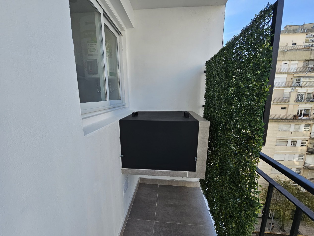 DEPARTAMENTO 2 AMBIENTES AL FRENTE CON BALCON EN PLAZA COLON