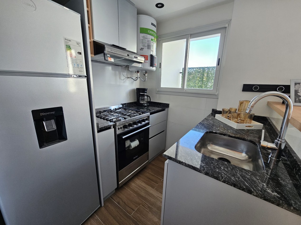 DEPARTAMENTO 2 AMBIENTES AL FRENTE CON BALCON EN PLAZA COLON