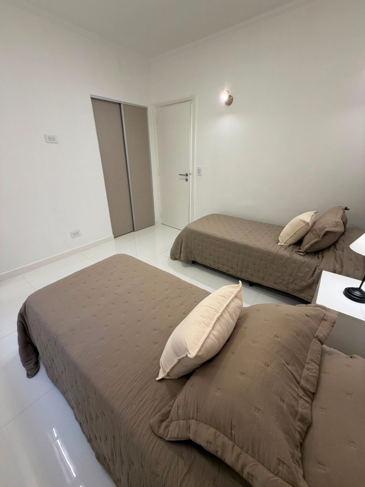 DEPARTAMENTO 3 AMBIENTES A LA CALLE CON BALCON Y 2 BAÑOS EN PLAZA MITRE VENDE Y PERMUTA