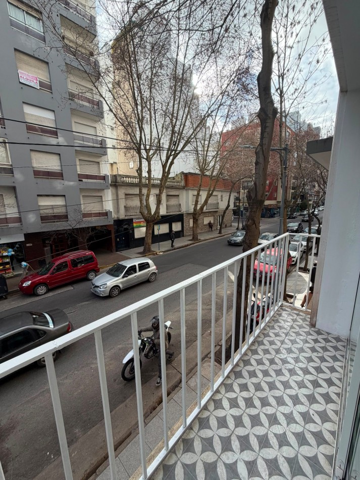 DEPARTAMENTO 3 AMBIENTES A LA CALLE CON BALCON Y 2 BAÑOS EN PLAZA MITRE VENDE Y PERMUTA