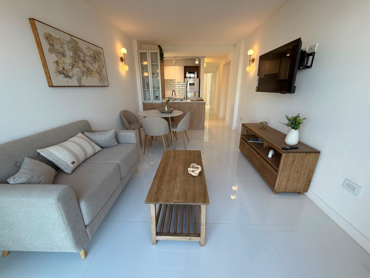DEPARTAMENTO 2 AMB A LA CALLE CON BALCON FRANCES Y VISTA AL MAR EN EDIFICIO EDEN. VENDE Y PERMUTA